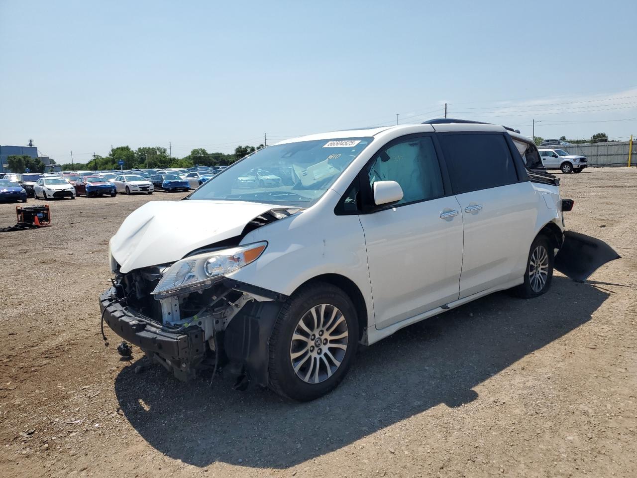 TOYOTA SIENNA XLE