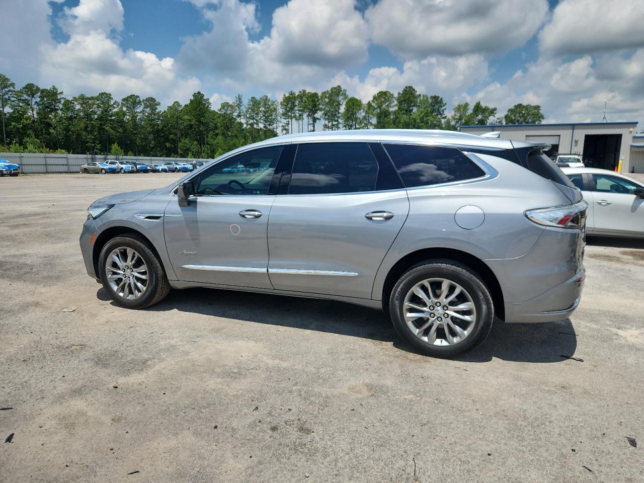 BUICK ENCLAVE AVENIR