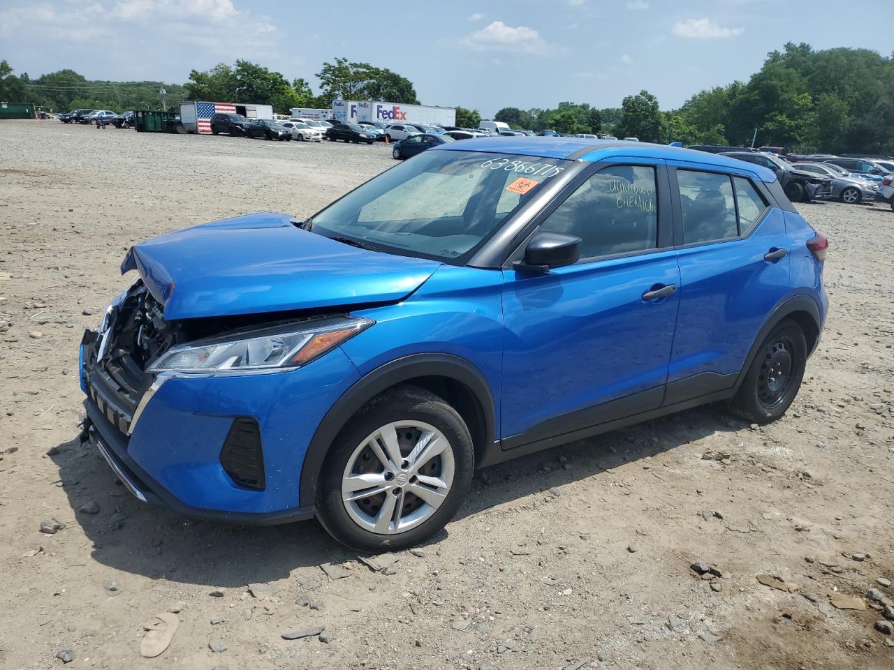 NISSAN KICKS S