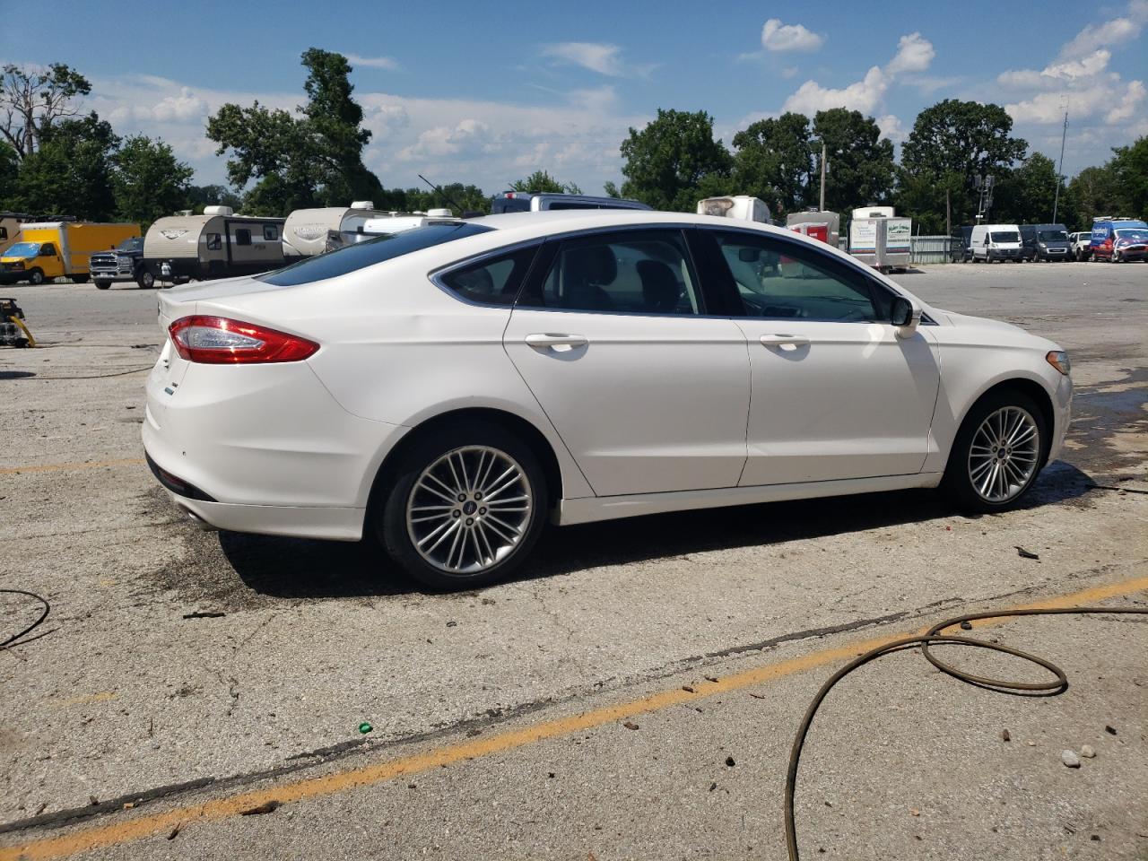 FORD FUSION SE