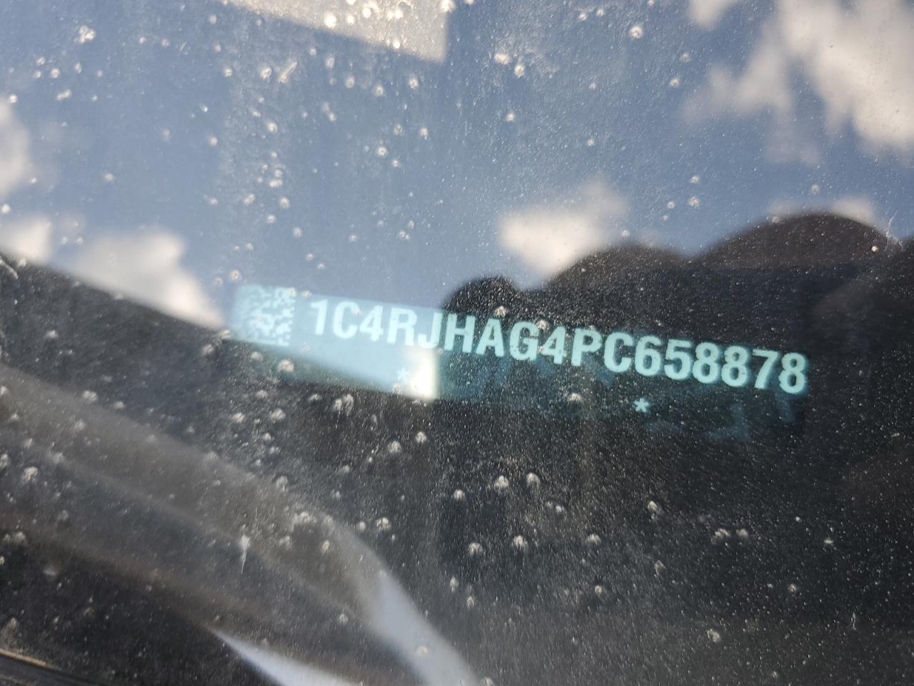 JEEP GRAND CHEROKEE LAREDO