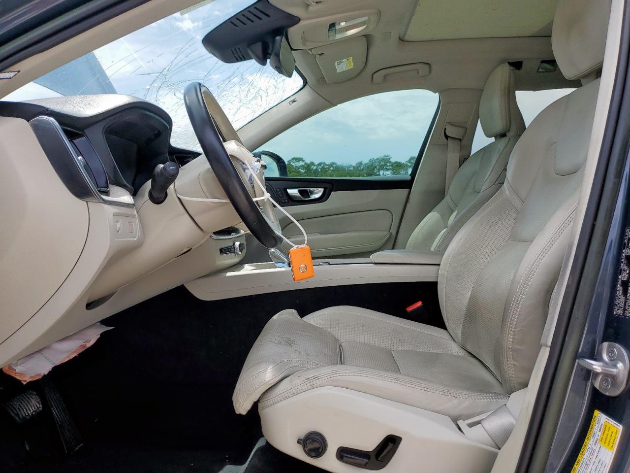 VOLVO XC60 B5 INSCRIPTION