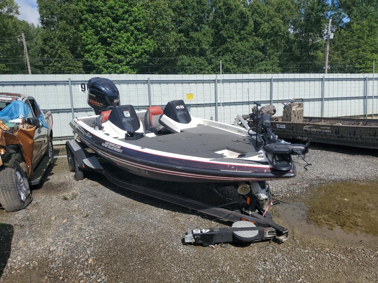 Lot #3260387569 2013 SKEETER MARINE LOT