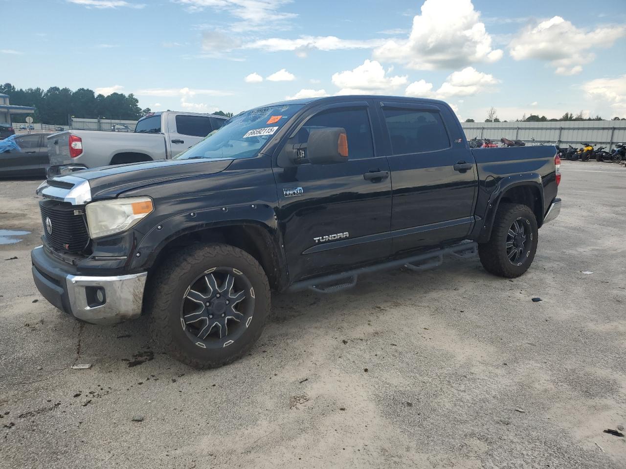 TOYOTA TUNDRA CREWMAX SR5