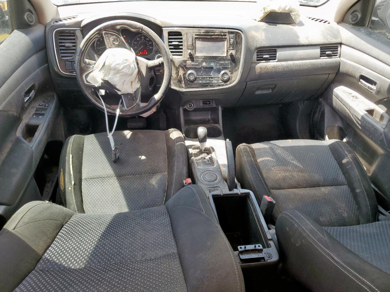 MITSUBISHI OUTLANDER SE