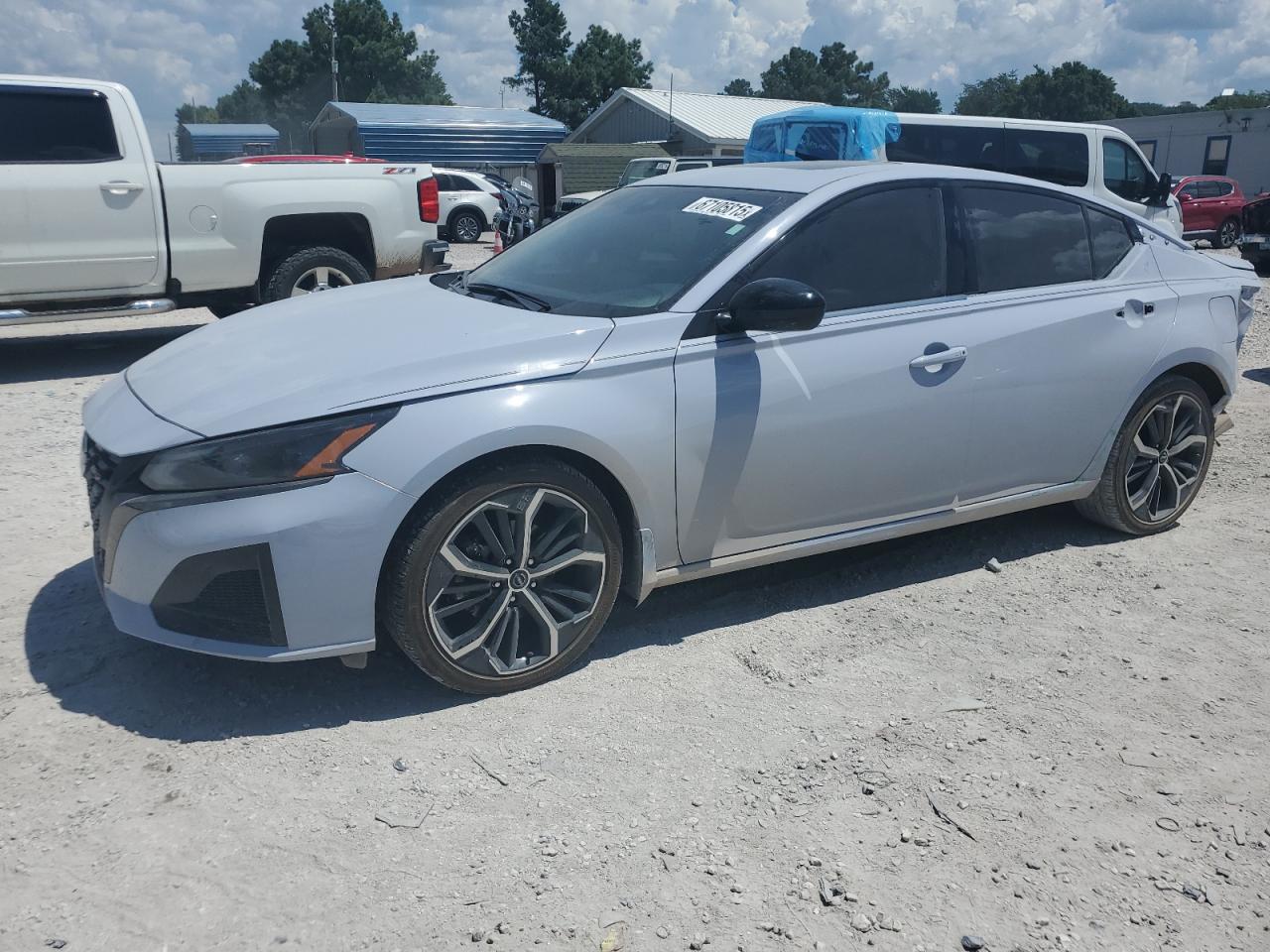 NISSAN ALTIMA SR