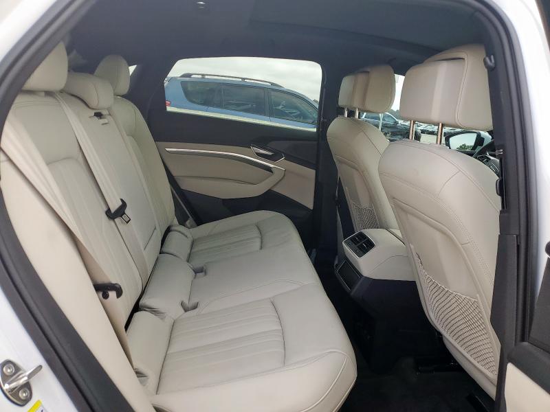 2024 AUDI Q8 E-TRON WA1BAAGE5RB016851