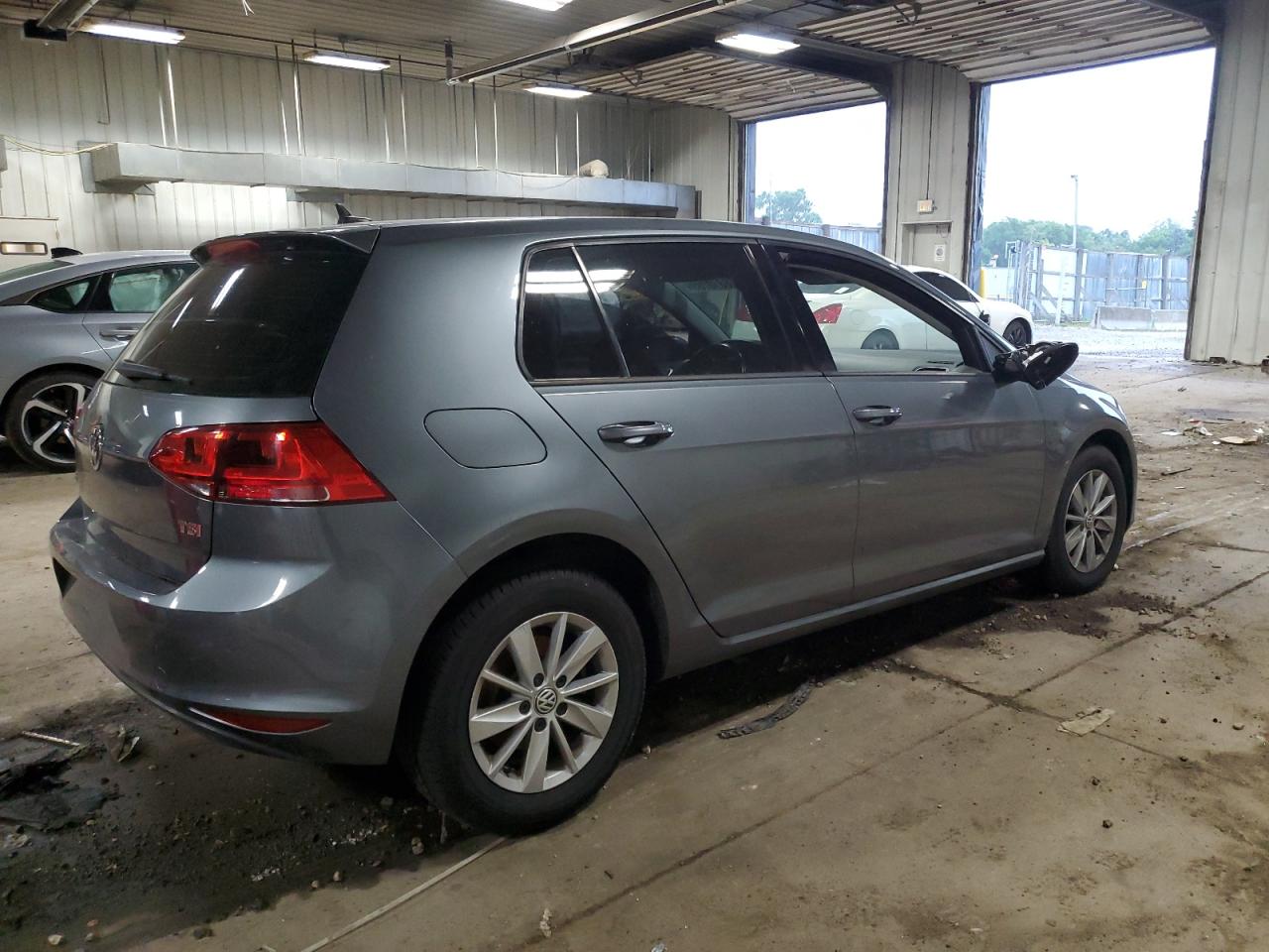 VOLKSWAGEN GOLF S