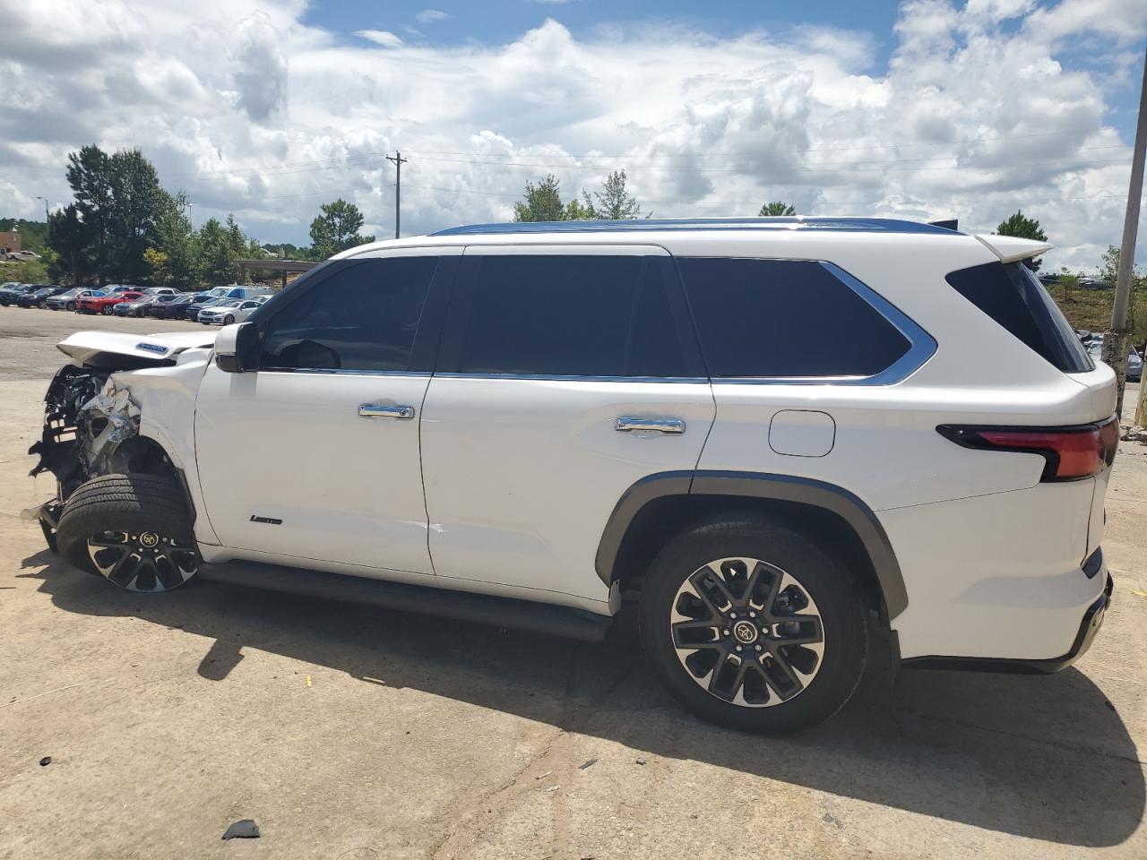 TOYOTA SEQUOIA SR5