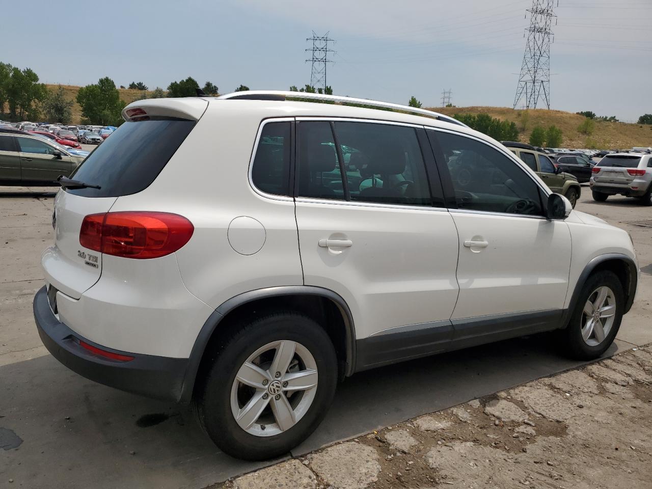 VOLKSWAGEN TIGUAN S