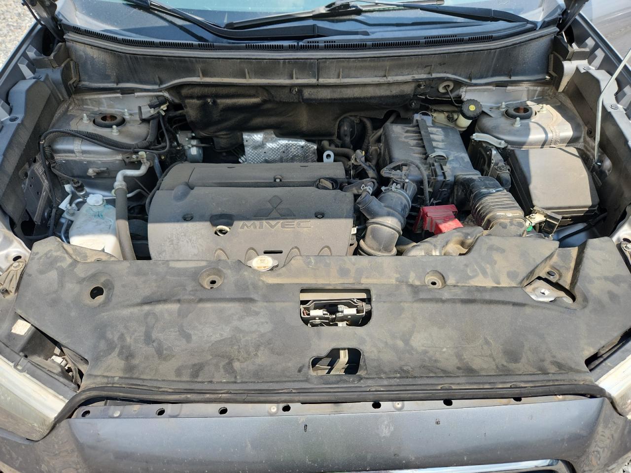 MITSUBISHI OUTLANDER ES