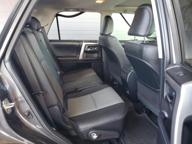 2020 TOYOTA 4RUNNER SR JTEBU5JR8L5745976