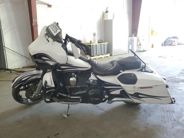 2016 HARLEY-DAVIDSON FLHXSE CVO - 1HD1PXN19GB954155