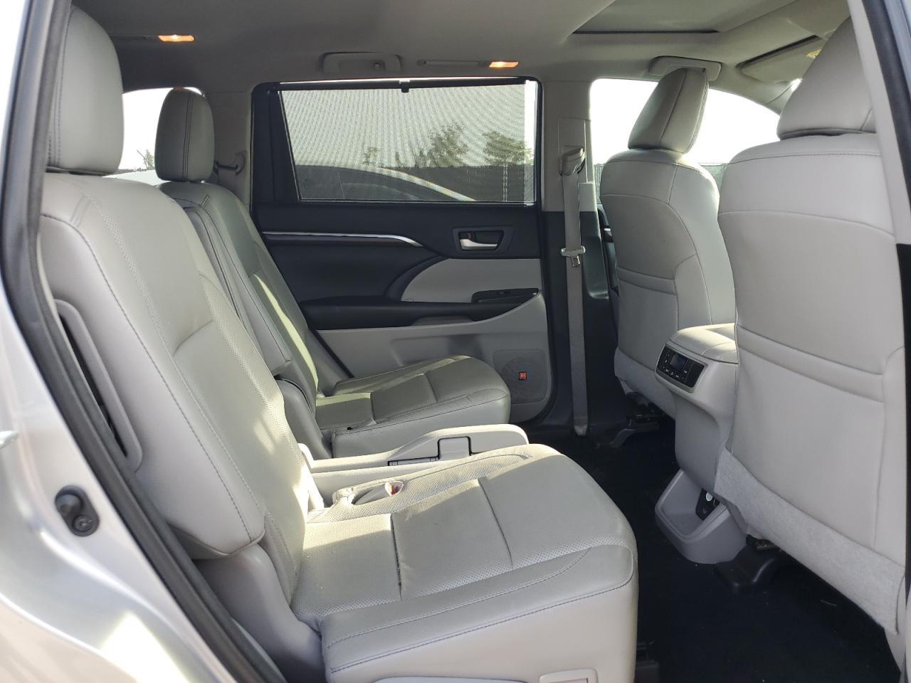 Toyota Highlander 2016