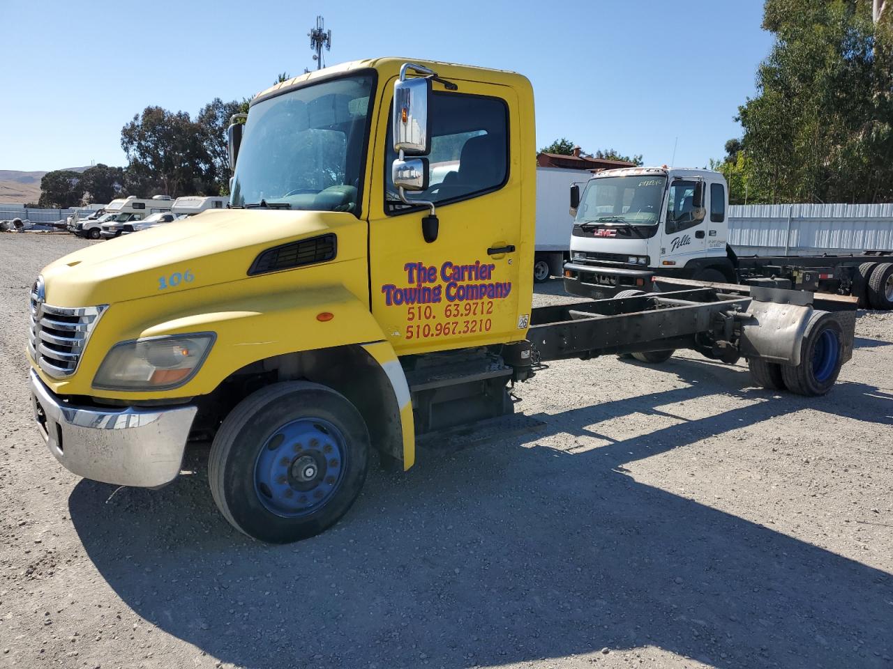 Lot #3302835901 2010 HINO 258/268