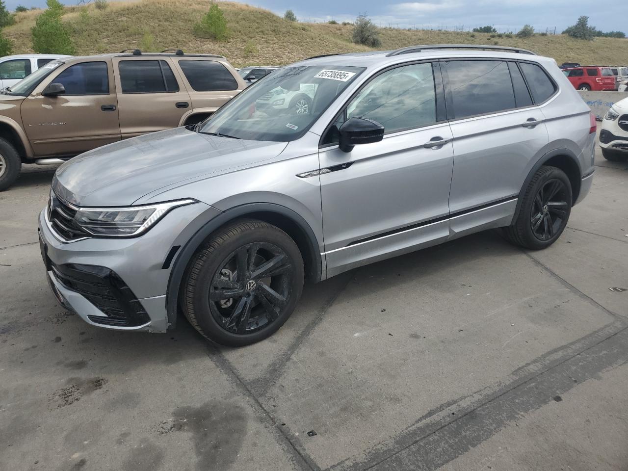 VOLKSWAGEN TIGUAN SE R-LINE BLACK