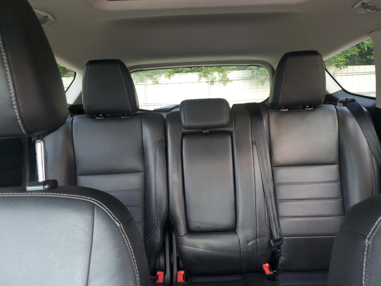 FORD ESCAPE TITANIUM