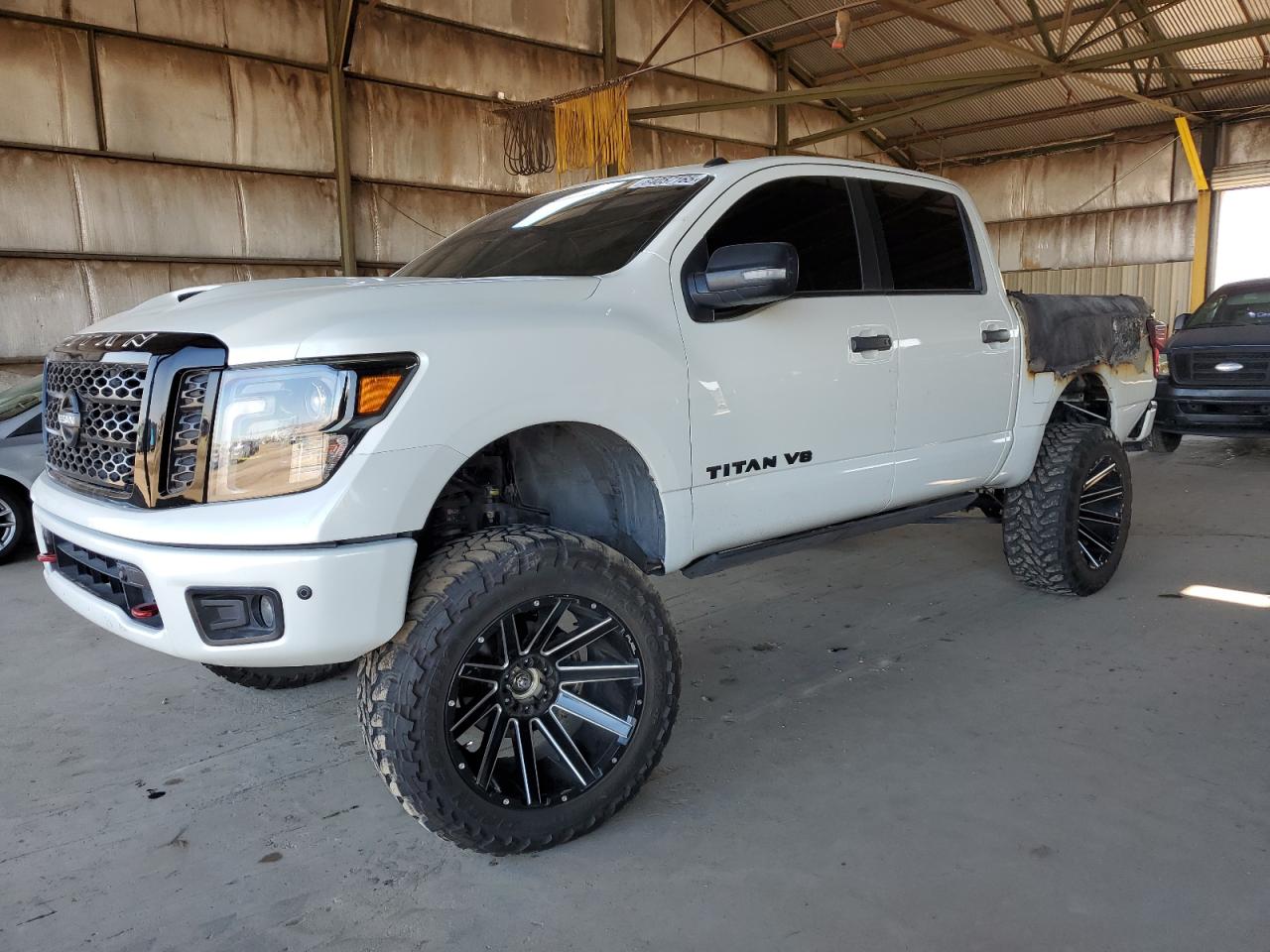 NISSAN TITAN SV