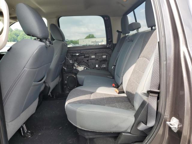 2018 RAM 1500 SLT 3C6RR7LG9JG252672