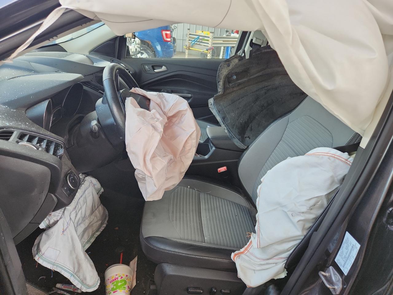 FORD ESCAPE TITANIUM