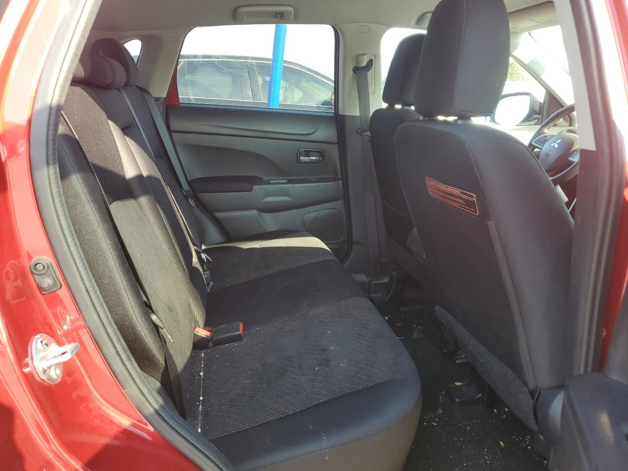 MITSUBISHI OUTLANDER SE