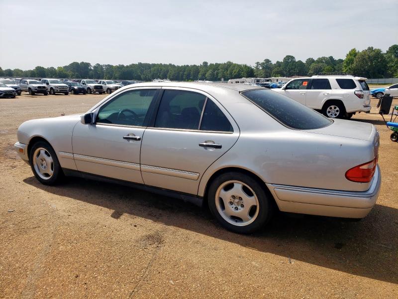 MERCEDES-BENZ E 430 1998 silver  gas WDBJF70F2WA688441 photo #3