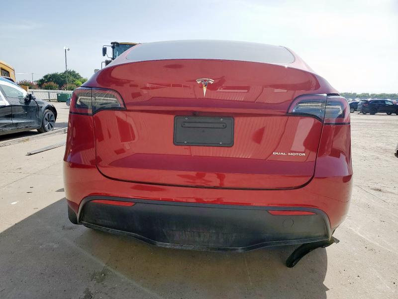 2024 TESLA MODEL Y 7SAYGAEE8RF130120