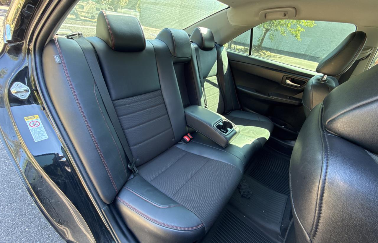 Toyota Camry le 2017