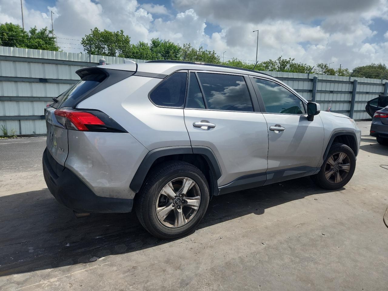 TOYOTA RAV4 XLE