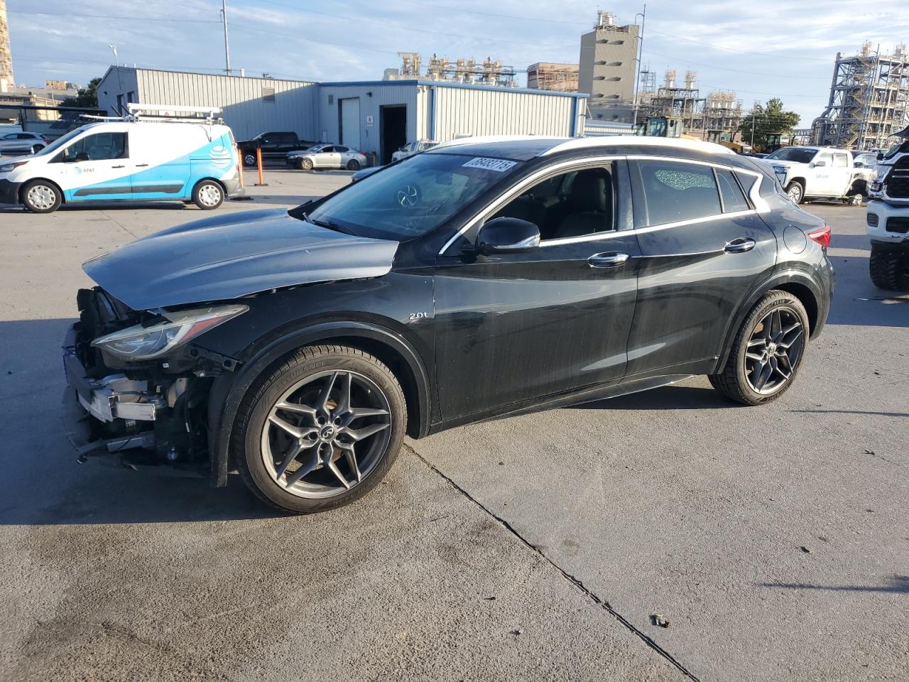 INFINITI QX30 BASE