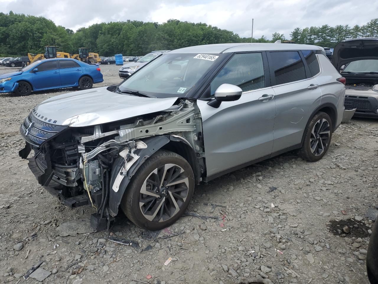 MITSUBISHI OUTLANDER SE