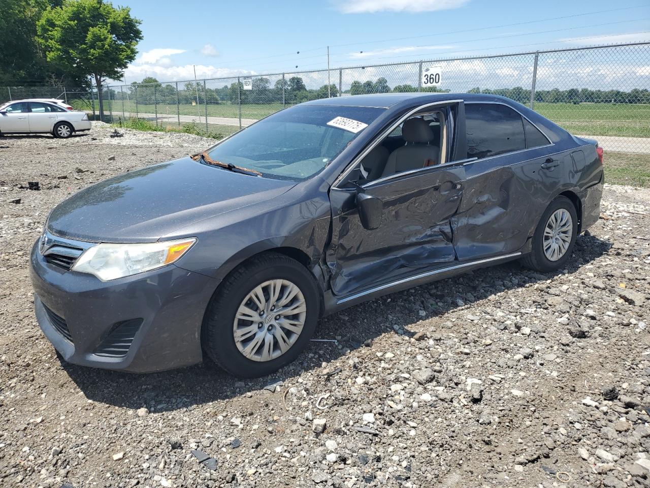 TOYOTA CAMRY BASE