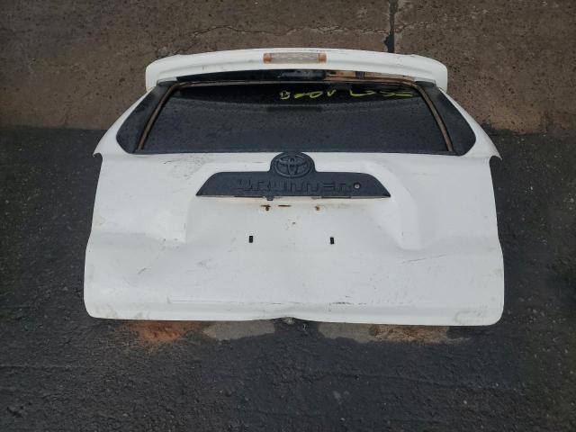 2018 TOYOTA 4RUNNER SR - JTEBU5JR1J5580513