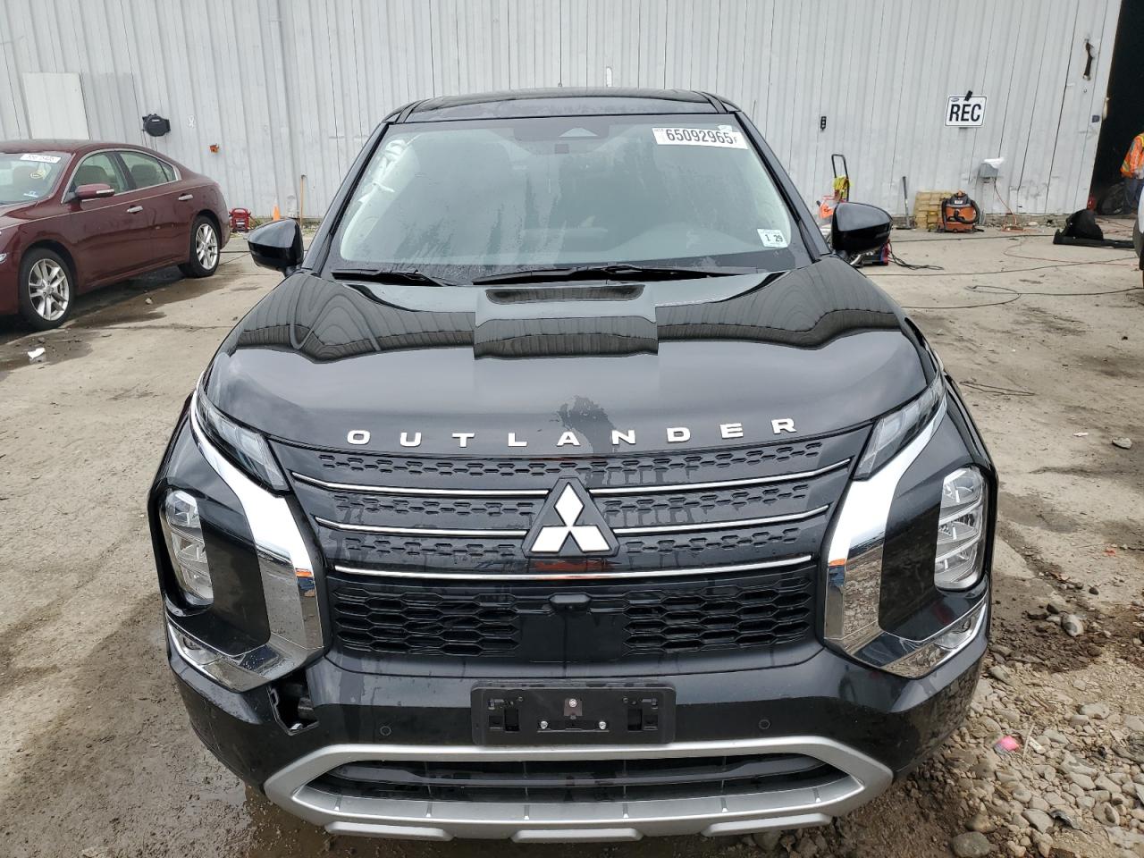 MITSUBISHI OUTLANDER SE