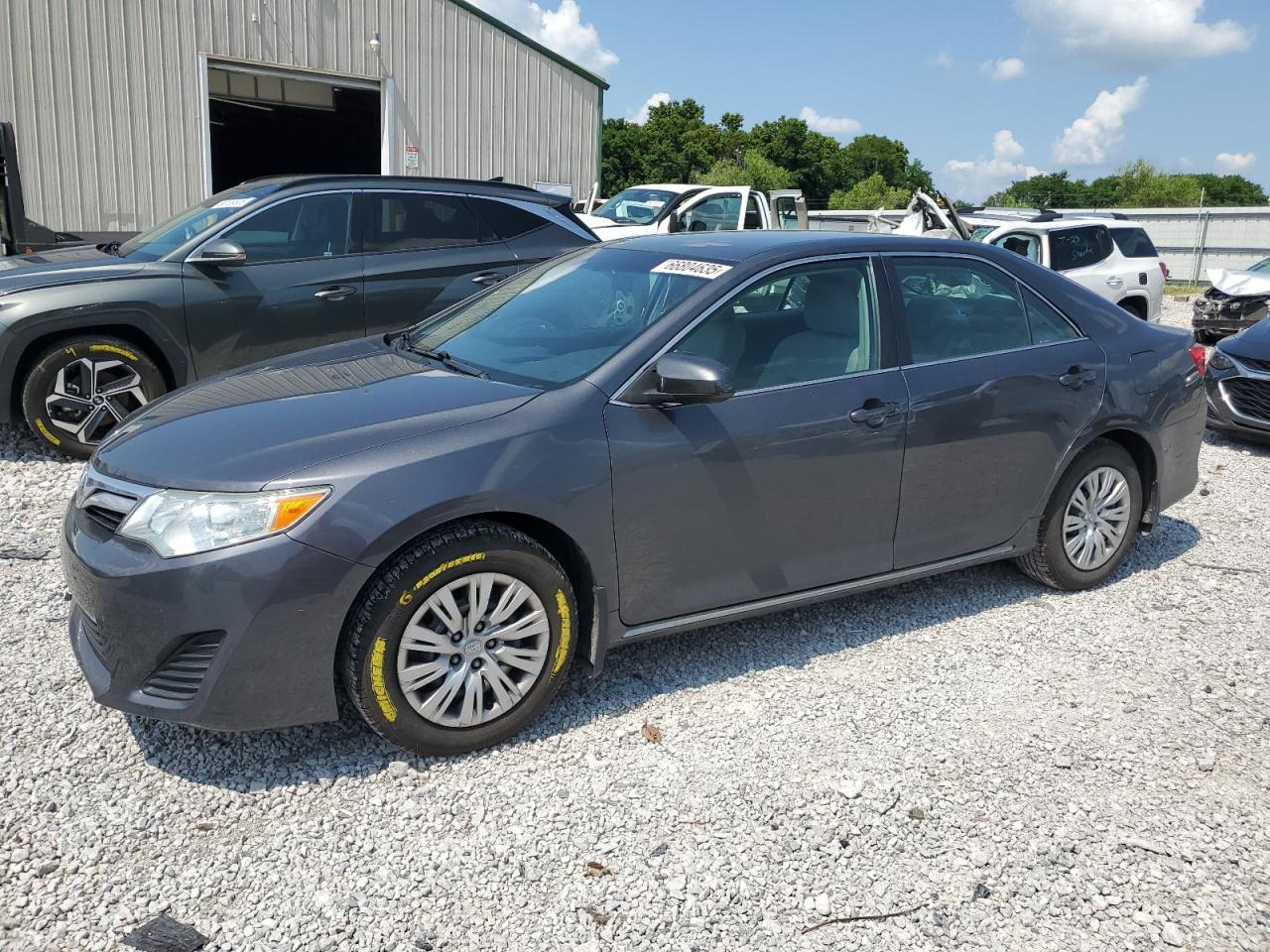 TOYOTA CAMRY BASE