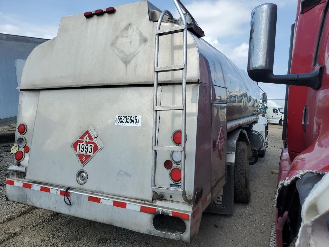 Lot #3226049026 2017 KENWORTH T370