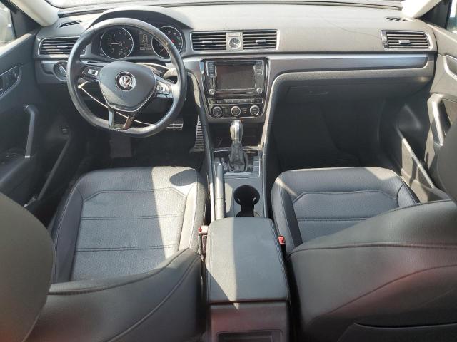 2017 VOLKSWAGEN PASSAT R-L 1VWDT7A33HC025833