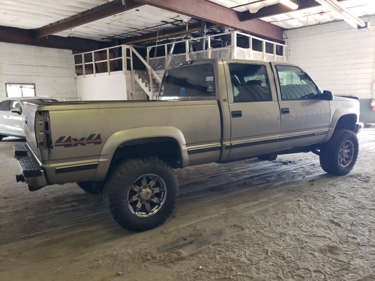 Lot #3305375308 2000 CHEVROLET C/K 2500 S