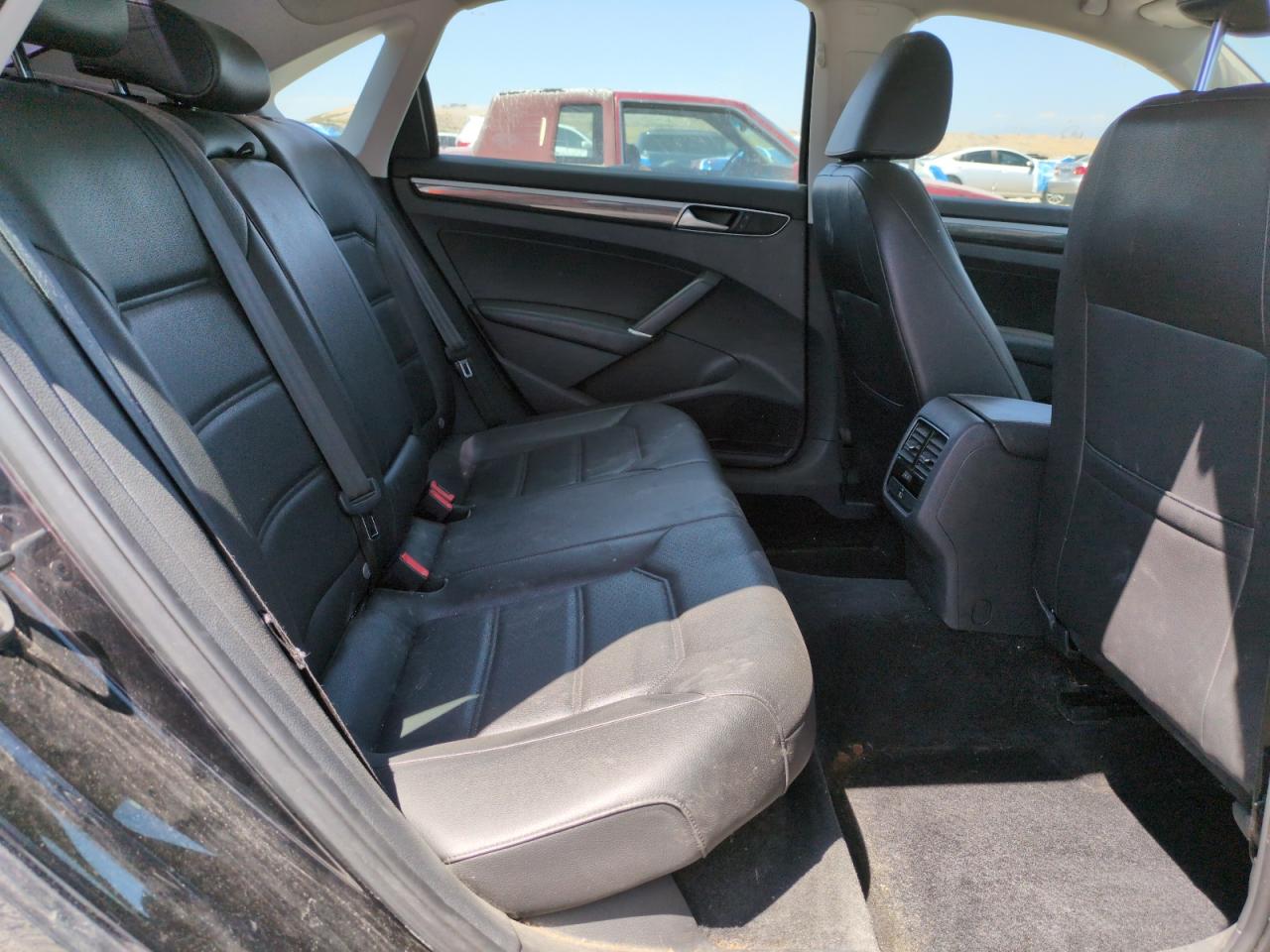 VOLKSWAGEN PASSAT SE