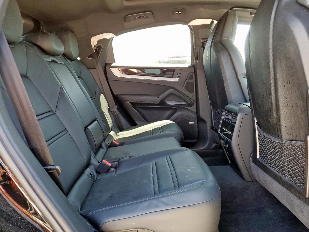 PORSCHE CAYENNE COUPE