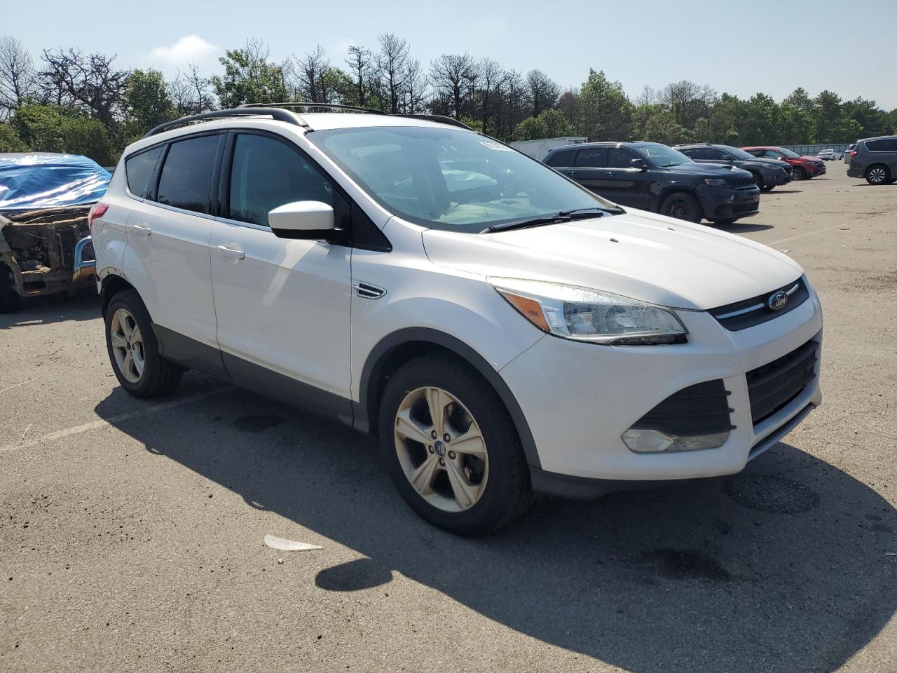 FORD ESCAPE SE