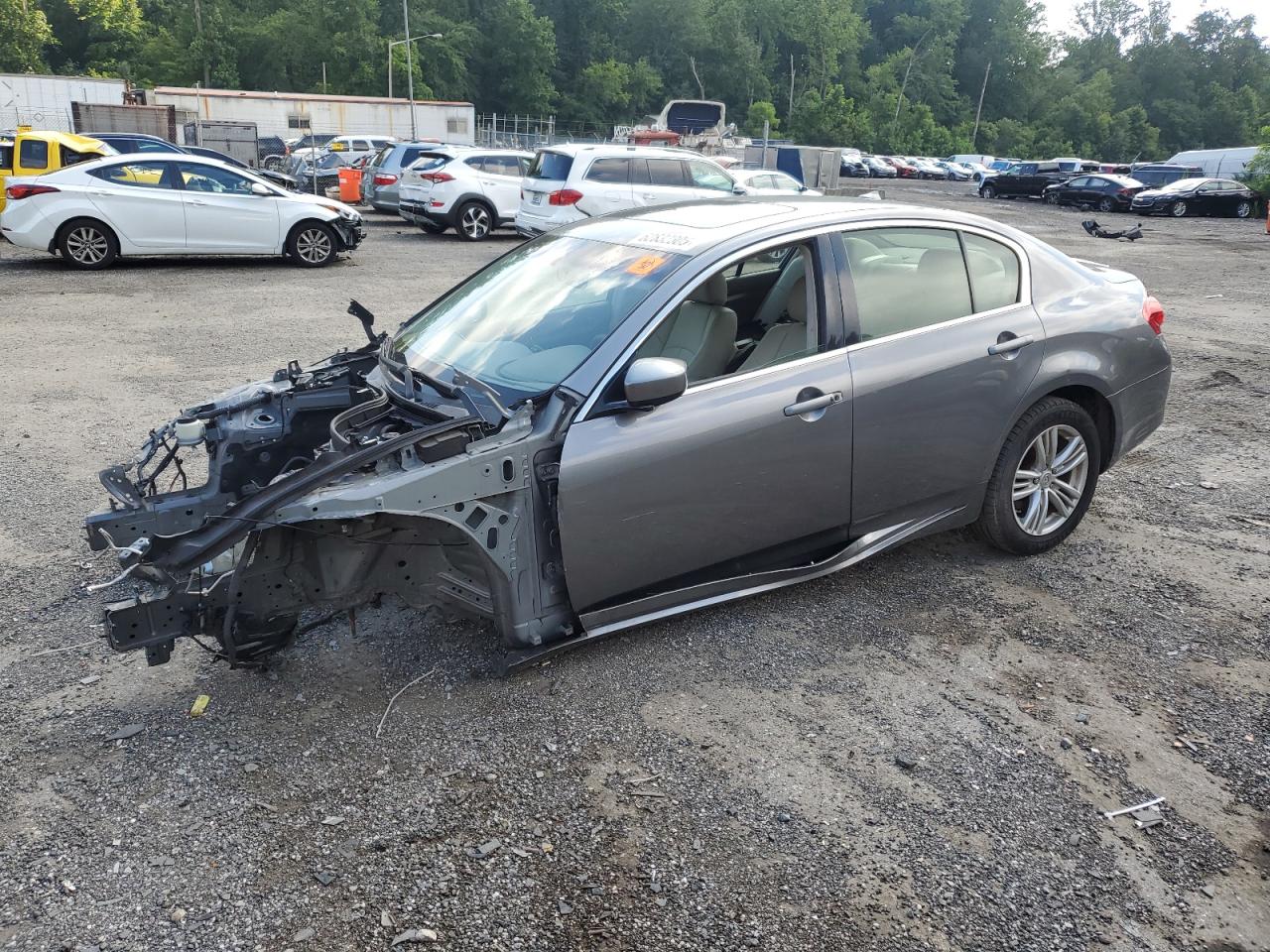 INFINITI Q40