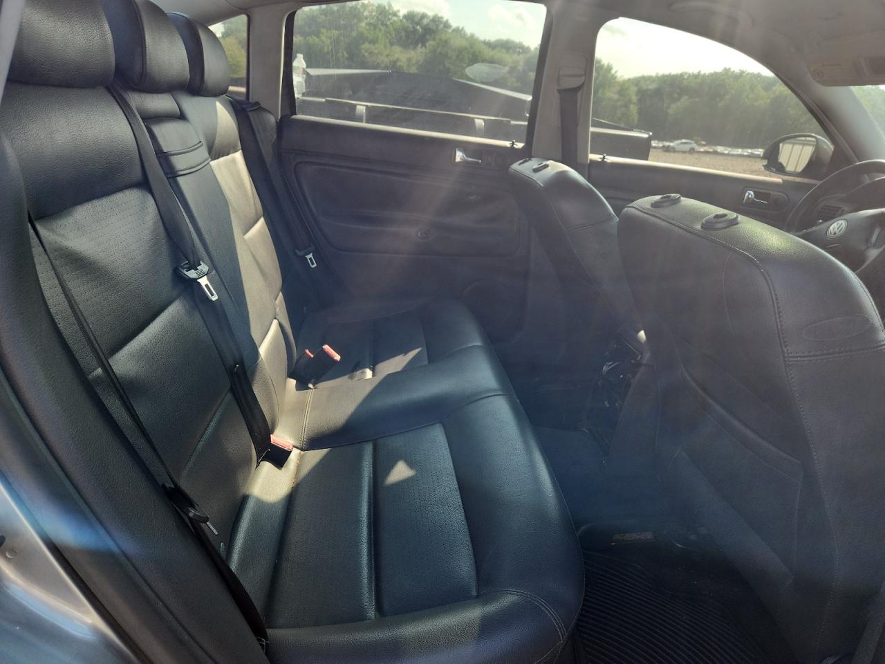 Lot #3222450249 2004 VOLKSWAGEN PASSAT GLS