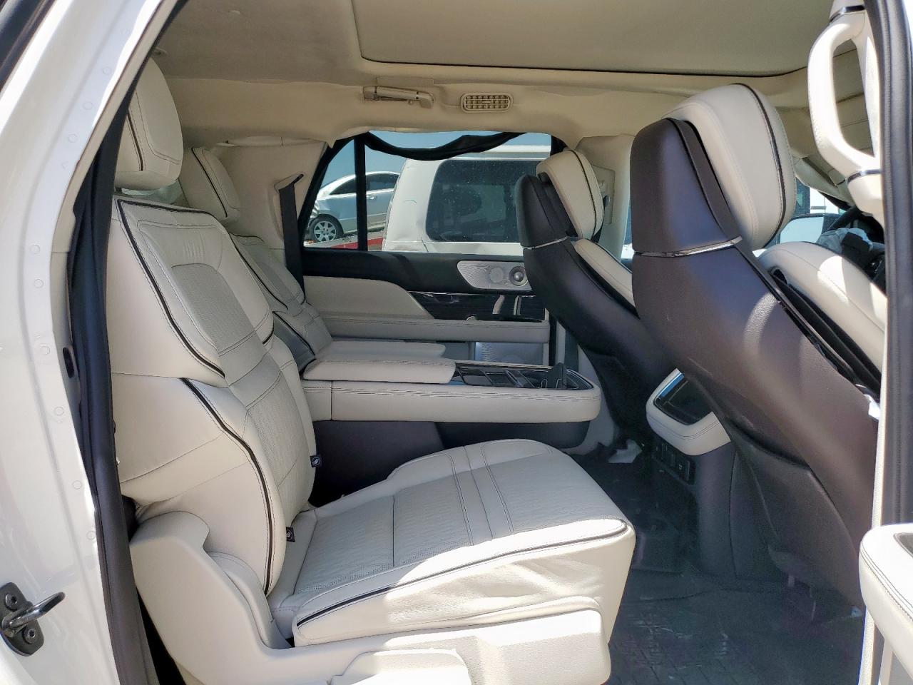 LINCOLN NAVIGATOR L BLACK LABEL