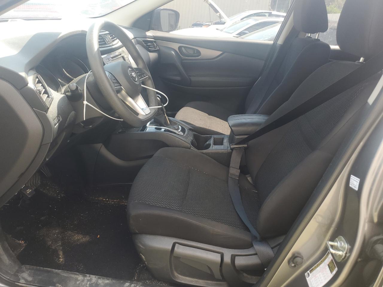 NISSAN ROGUE SPORT S