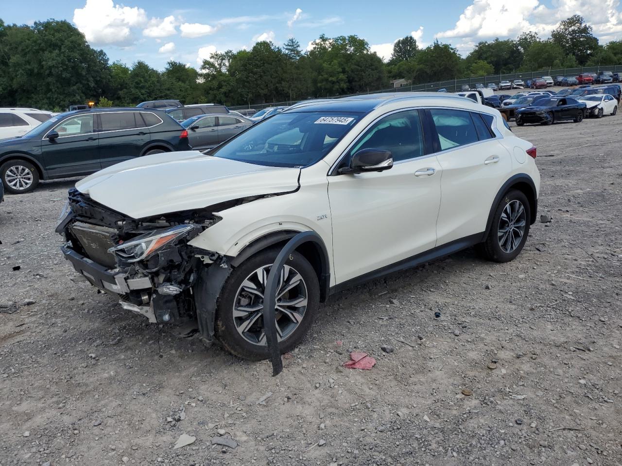 INFINITI QX30 PURE