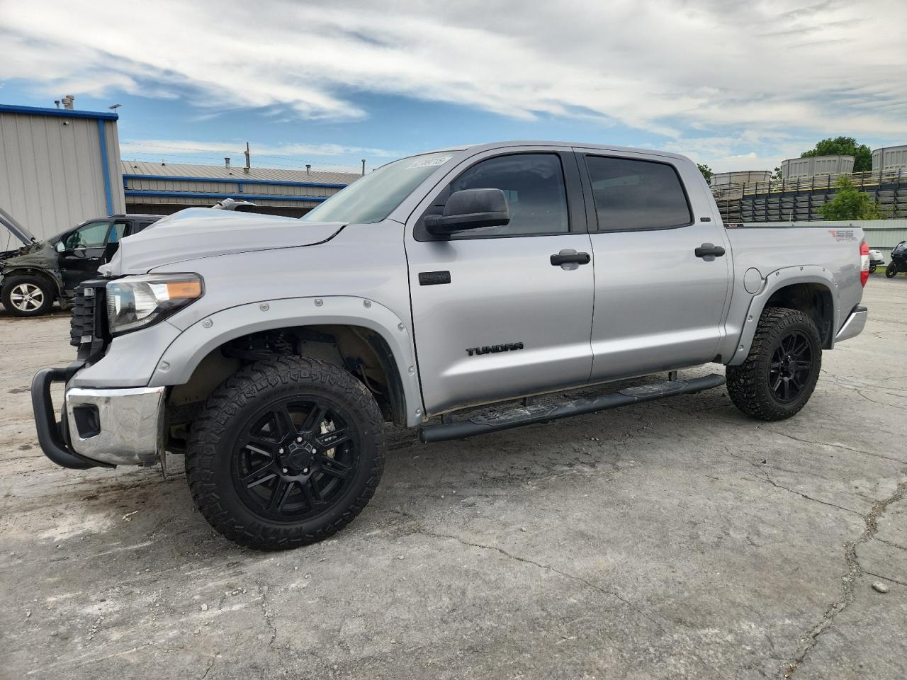 TOYOTA TUNDRA CREWMAX SR5