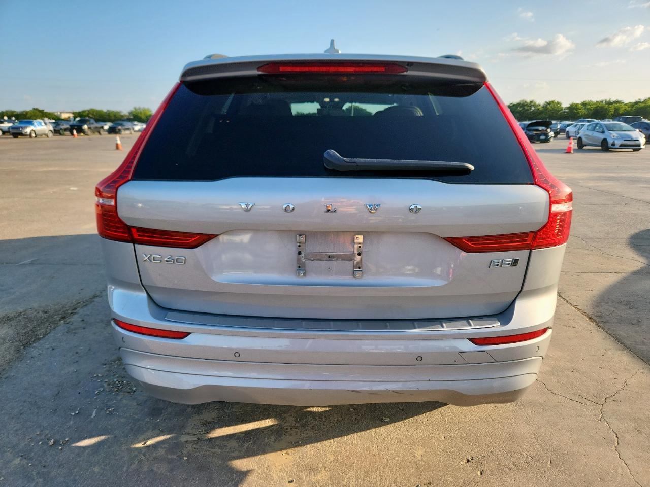 VOLVO XC60 B5 MOMENTUM