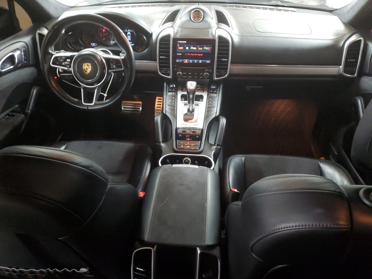 PORSCHE CAYENNE GTS