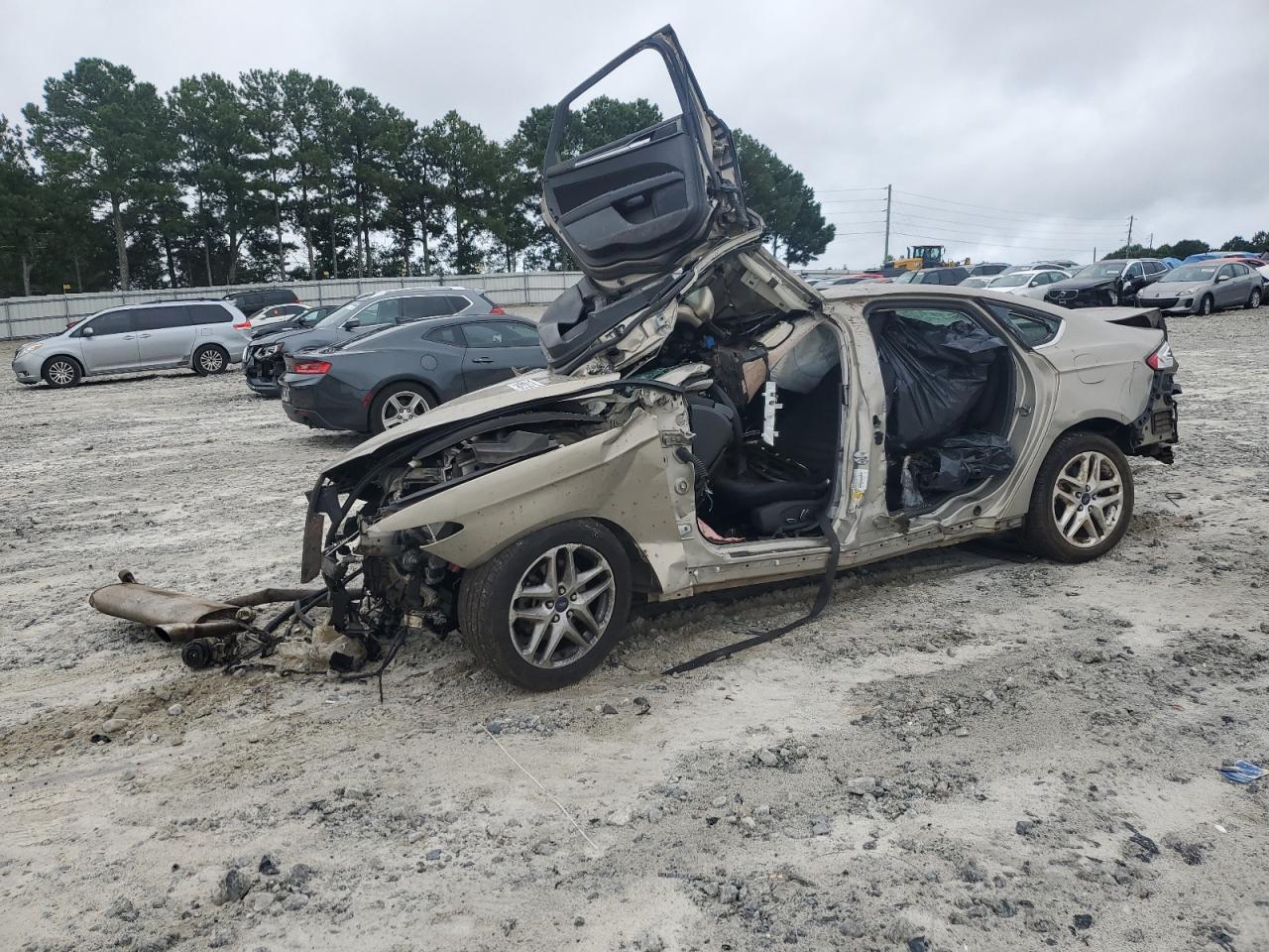 FORD FUSION SE